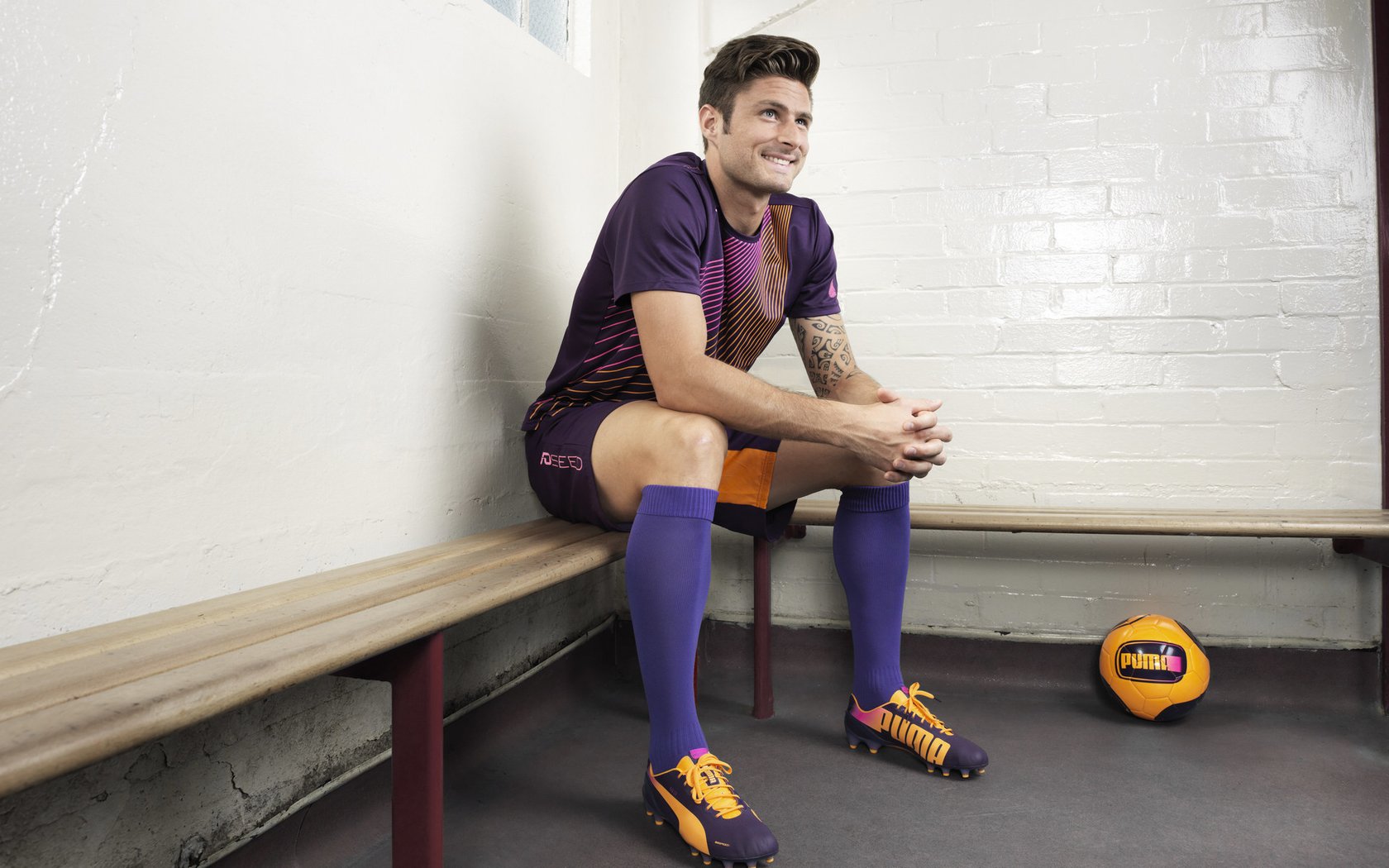 九游游戏中心官网-青训基地开设球员礼仪课程培养综合素质能力，足球青训人才